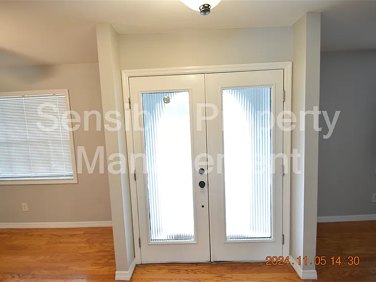 3827 Frostwood Ct — Photo 3