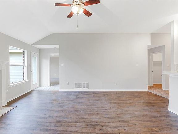 4th image of 632 Fox Run Trl