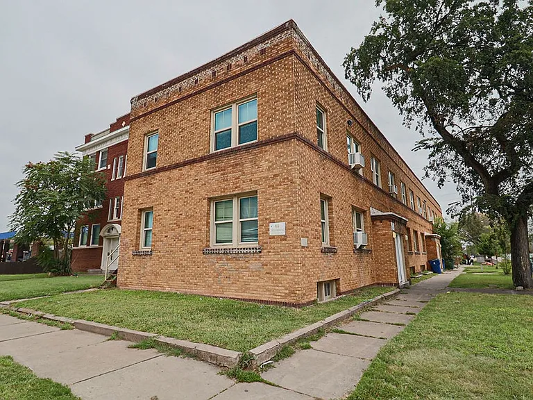 306 E Pine St — Photo 10