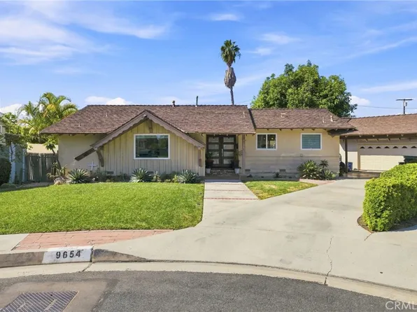 9654 La Reina Ave, Downey, CA 90240