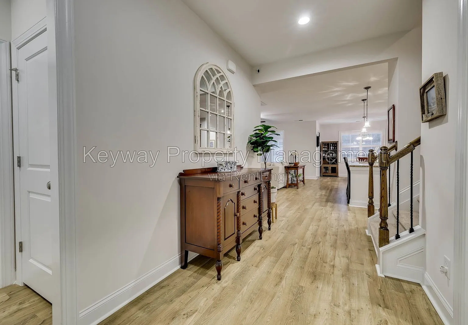 3 bed, 2.0 bath, 2519 sqft, $2,785 — Photo 4