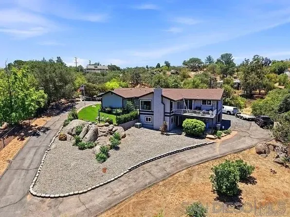 1049 Ranchito Ct, Alpine, CA 91901