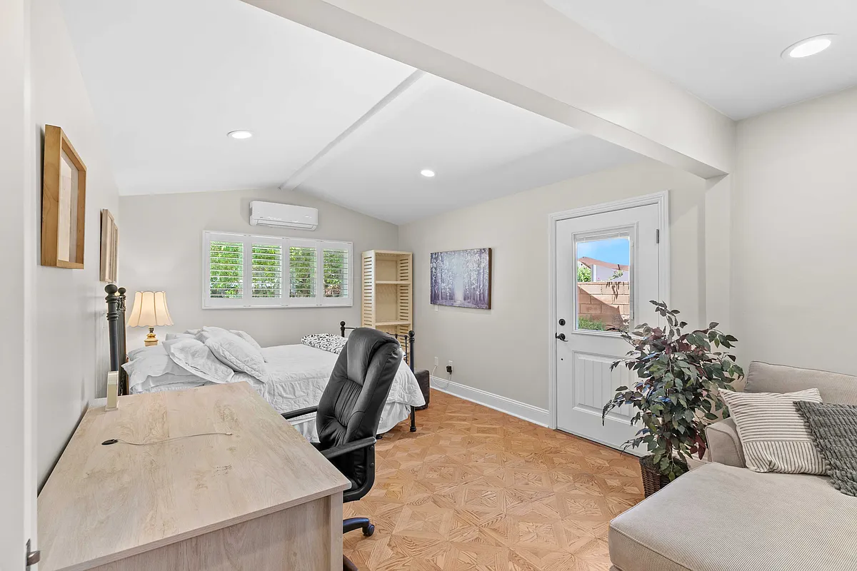 Building Photo - 16577 Knollwood Dr #16575