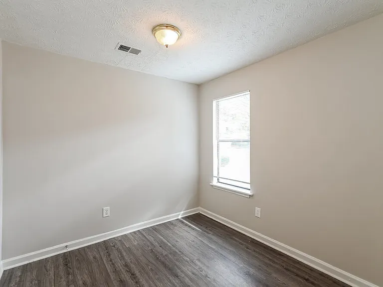 806 Durham Xing — Photo 15