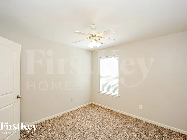 207 Fairgrove Ln — Photo 15