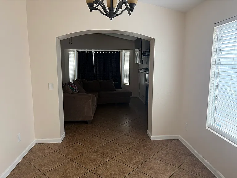 1378 Scott Ave — Photo 14