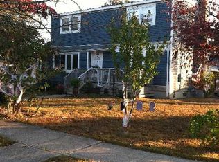 475 17th St, West Babylon, NY 11704