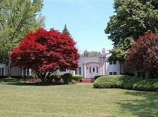 4869 Stoneleigh Rd, Bloomfield Hills, MI 48302