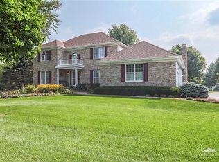 6N865 Foley Ln, St Charles, IL 60175