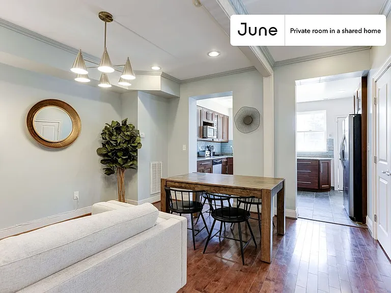 1329 E St NE #A — Photo 10
