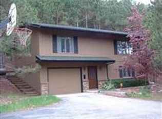 11133 E Fort Rd, Suttons Bay, MI 49682