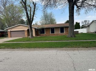 403 Virginia Ave, Taylorville, IL