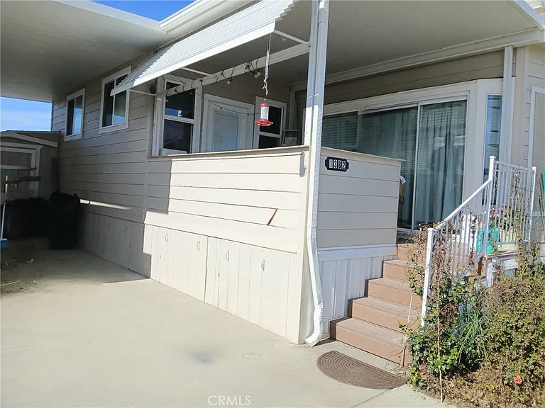 1382 Western Dr — Photo 4