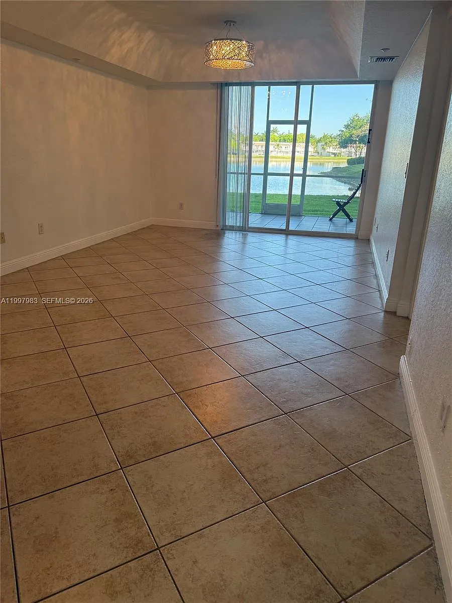 Building Photo - 10720 NW 66th St #112