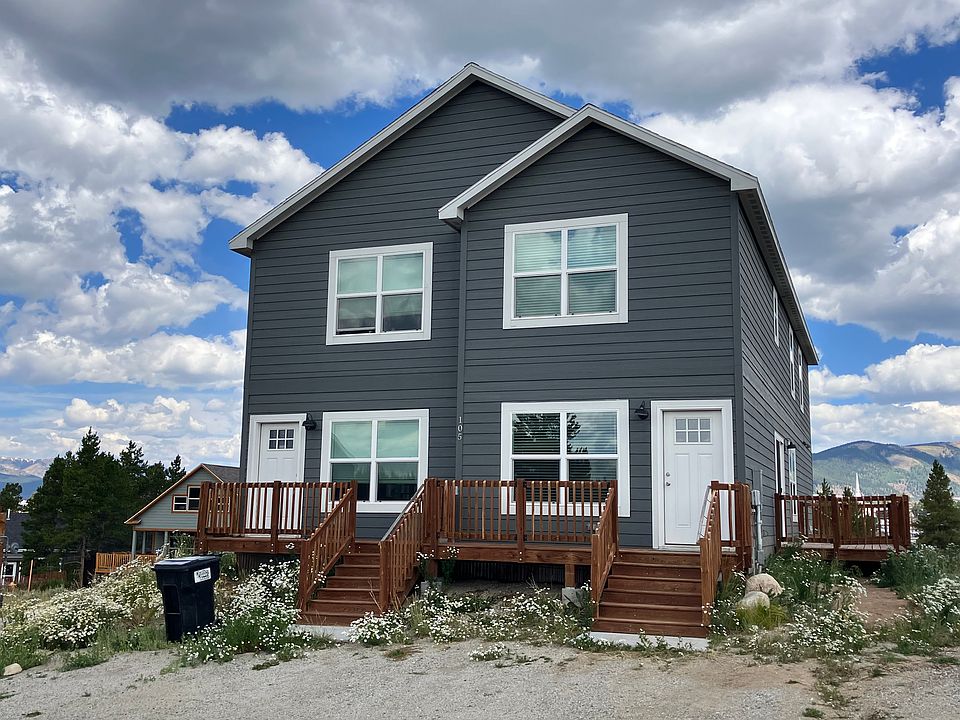 Exterior. Unit B is the unit on the right side