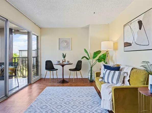 3731 Kanaina Ave APT 341, Honolulu, HI 96815