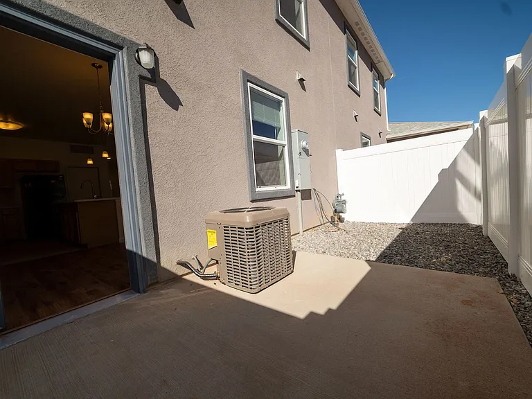 612 Mesa Canyon Ln #G — Photo 17
