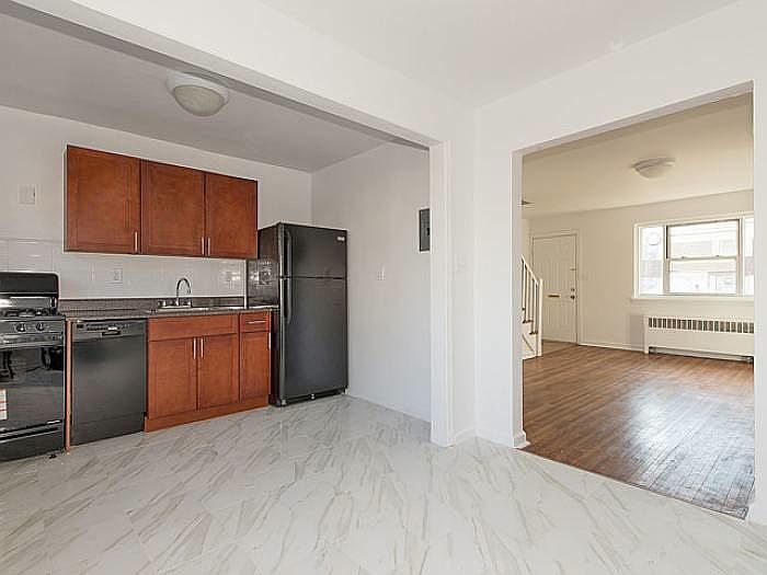 2nd image of 50 Maier St