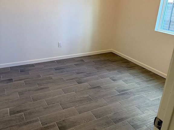 4th image of 231 E Water St #1