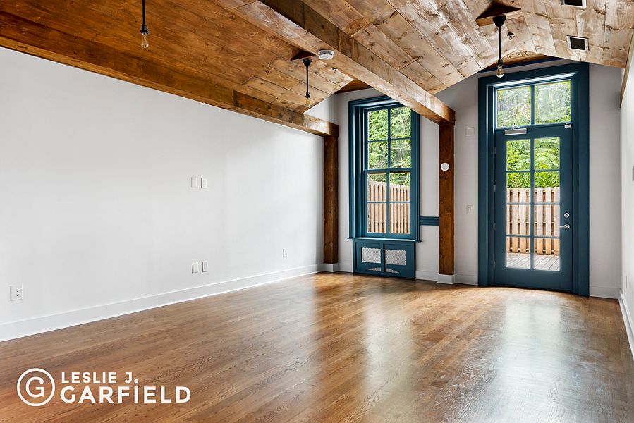1st image of 76 Montague St