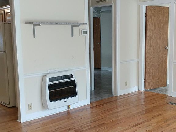 Granite mantle, blue flame heater