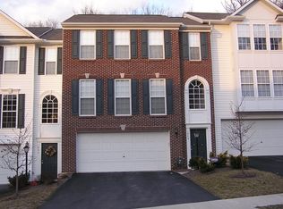 649 Village Green Blvd E, Mars, PA 16046