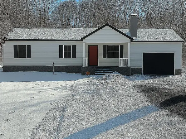 253 Oakenshield Dr, Tamiment, PA 18371