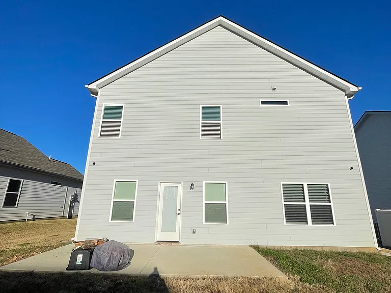704 Samuel Dr — Photo 5