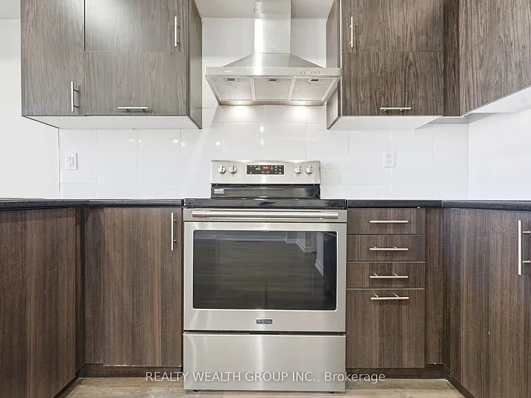 112 Golden Springs Dr — Photo 9