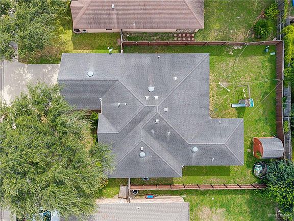 4th image of 2605 Selena St
