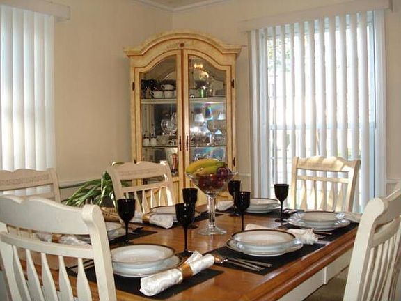 Dining Room pic 1