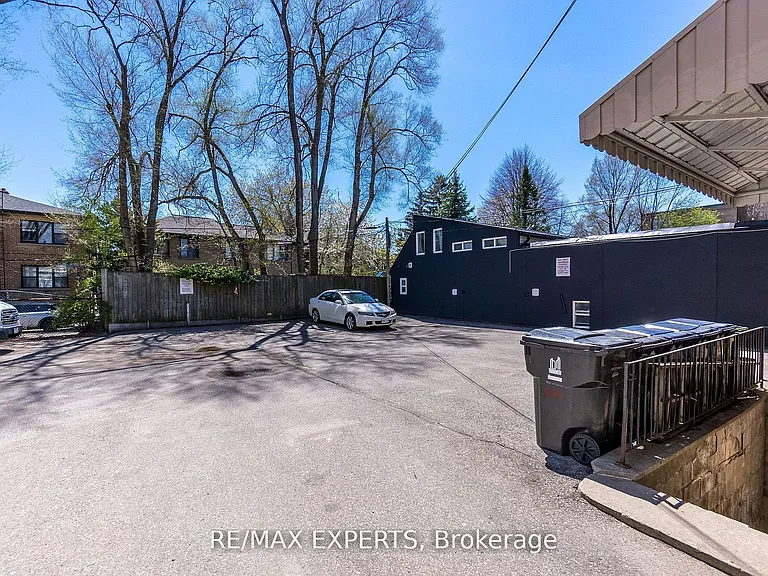 3261A Lakeshore Rd W #101 — Photo 21