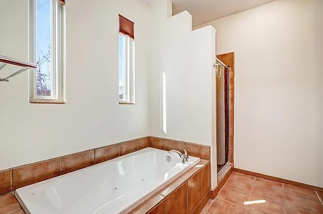 209 Manhattan Pl NW — Photo 18