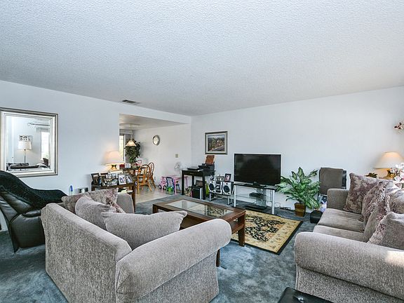 4th image of 840 Crescent Dr