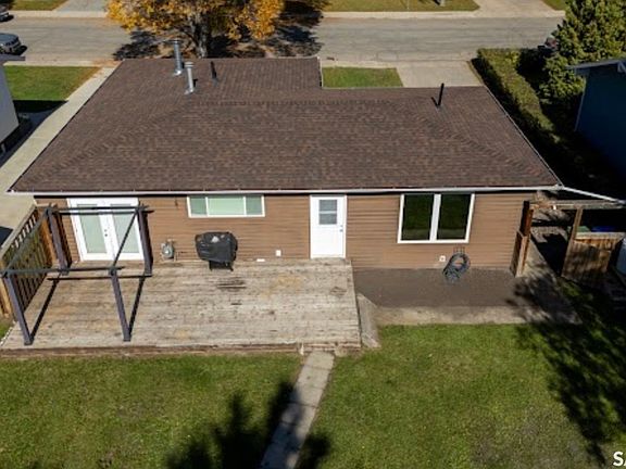 5th image of 444 Mountview Road
