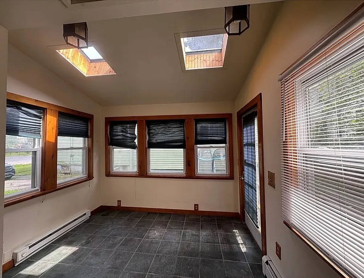 2 bed, 900 sqft, $1,400 — Photo 3