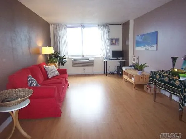 118-17 Union Turnpike image 1 of 12