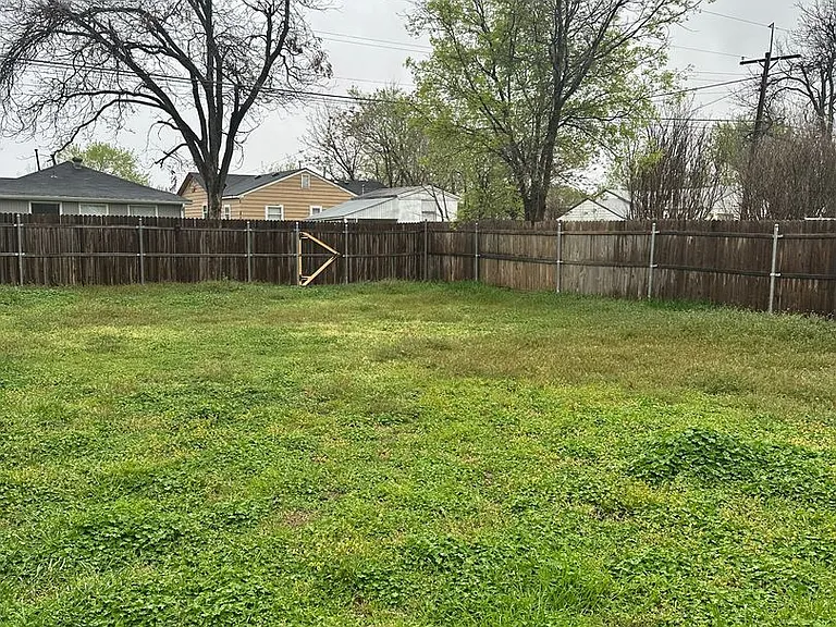 1713 NW Irwin Ave — Photo 25