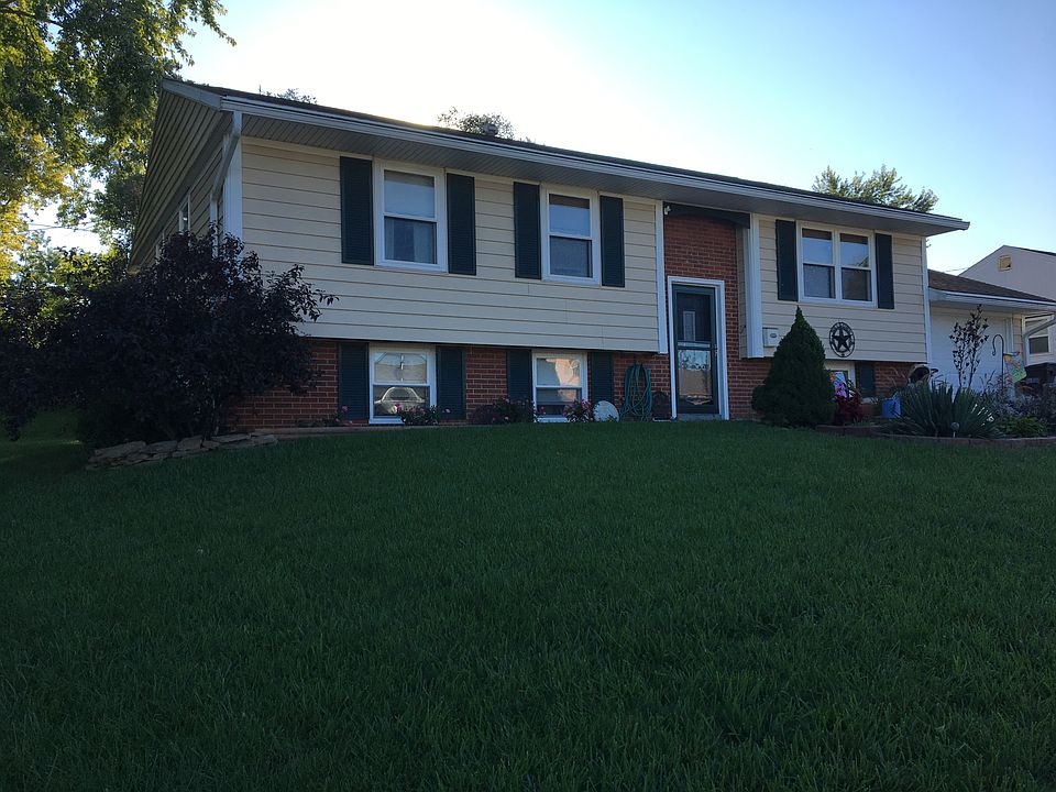 1st image of 3956 New York Dr