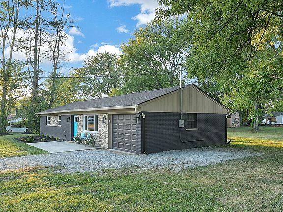 3rd image of 1112 Broadview Pl