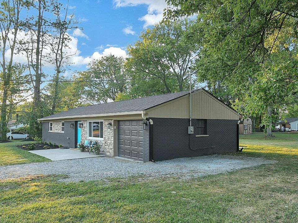 フルハウス 8' x 12' Walk-In Greenhouse Pressure Treated Wooden - 820C