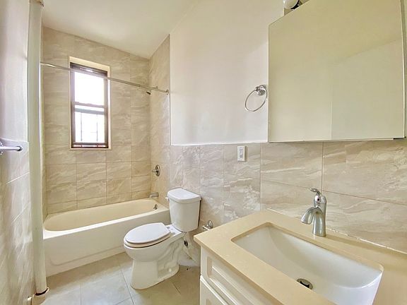 3rd image of 2083 Amsterdam Ave #5C