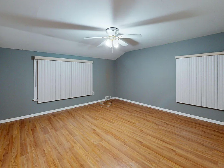 669 N Henderson Rd — Photo 46