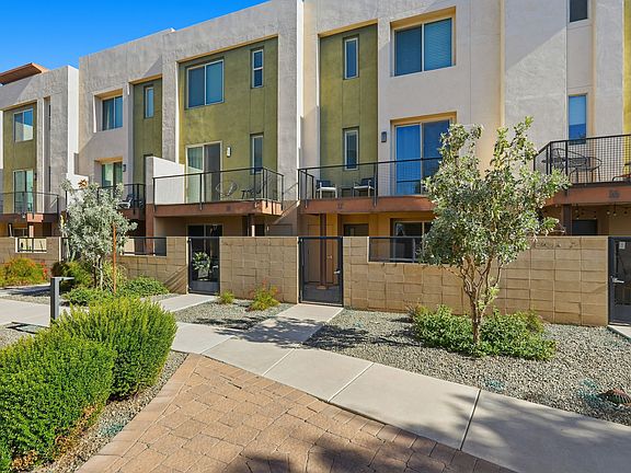 4th image of 820 N 8th Ave APT 17