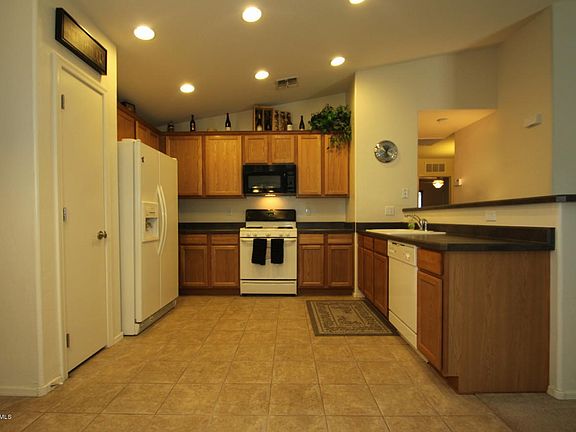 2nd image of 11085 W Golden Willow Dr