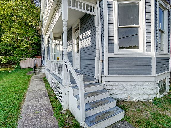 4th image of 1749 Westwood Ave