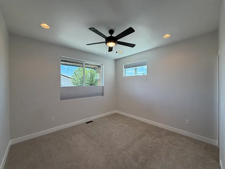 2527 W Wesley Ave — Photo 35