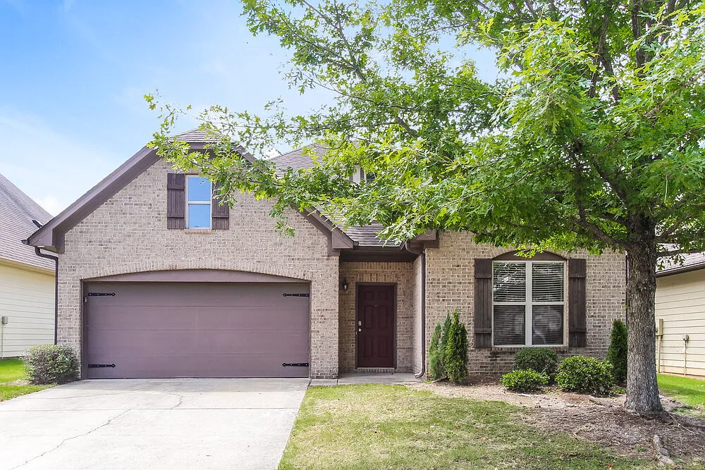 3 bed, 2.0 bath, 1500 sqft, $2,220 — Photo 1