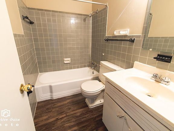 4th image of 4538 Park Forest Ct APT B