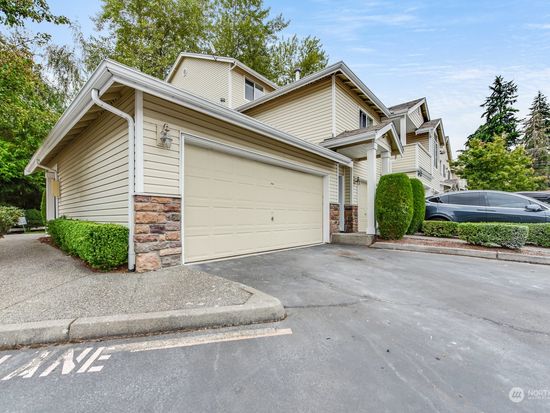 15806 18th Avenue W #A201, Lynnwood, WA 98087